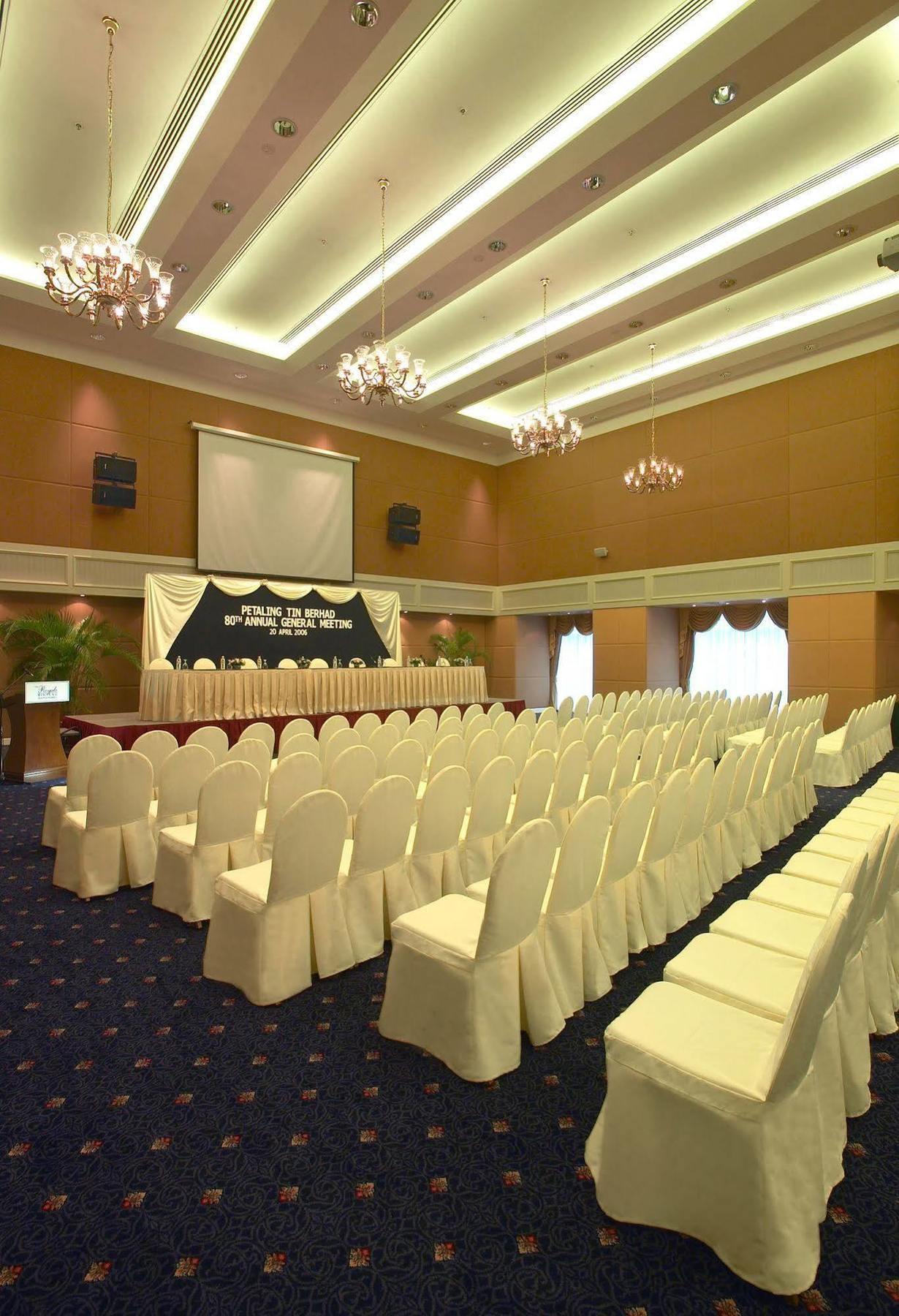 Hotel Royale Chulan The Curve Petaling Jaya Esterno foto